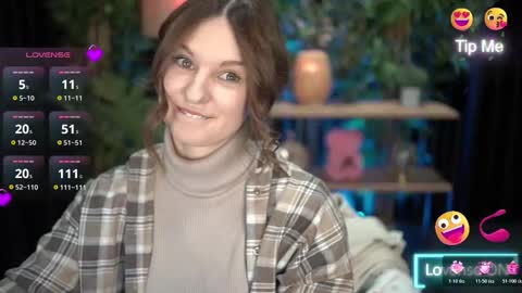 Snapshot of xoxo_molly chatting on October 2025 09:15:02 PM xoxo_molly online show from October 2025 09:15:02 PM