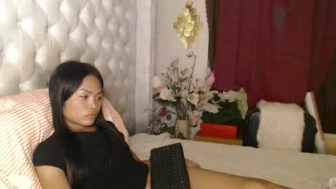 Snapshot of xpinaycreamcockx chatting on November 2025 03:23:02 PM JHANA online show from November 2025 03:23:02 PM