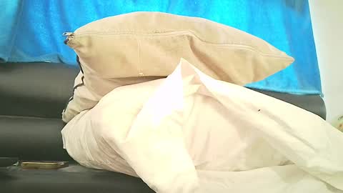 Snapshot of xposed_edger chatting on January 2025 08:56:02 PM xposed_edger online show from January 2025 08:56:02 PM