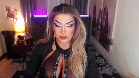 Snapshot of xshadowseductressmitchx chatting on February 2025 03:54:02 PM Cattaleya online show from February 2025 03:54:02 PM