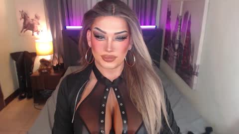 Snapshot of xshadowseductressmitchx chatting on March 2025 12:34:01 PM Cattaleya online show from March 2025 12:34:01 PM