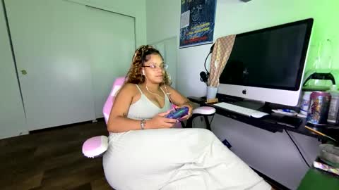 xStarGazingx online show from September 2025 06:35:01 AM