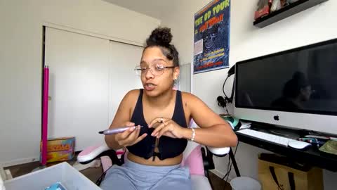 xStarGazingx online show from September 2025 07:58:02 PM