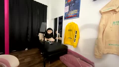 xStarGazingx online show from April 2026 07:45:02 PM