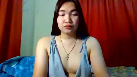 Snapshot of xsweetiemajax chatting on January 2025 01:33:01 AM HI IM PAULINE online show from January 2025 01:33:01 AM
