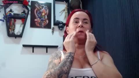 Eva evee milf online show from January 2025 01:17:01 AM