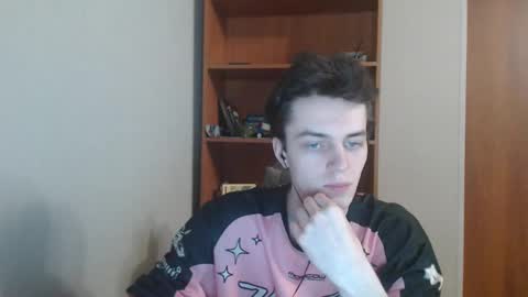 traqqq online show from October 2025 08:31:01 PM