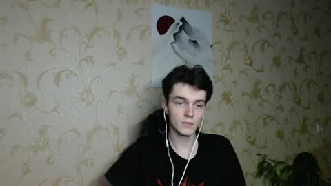 traqqq online show from April 2026 08:17:01 PM