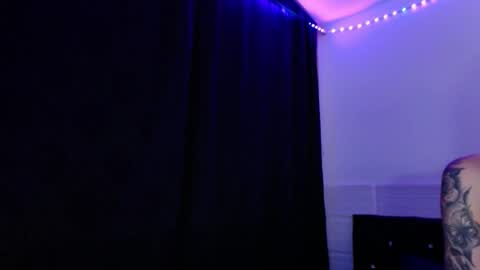 Snapshot of xx_johnson_xx chatting on February 2026 02:31:02 AM VALE online show from February 2026 02:31:02 AM