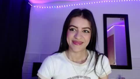 Snapshot of xx_johnson_xx chatting on February 2026 05:29:01 AM VALE online show from February 2026 05:29:01 AM