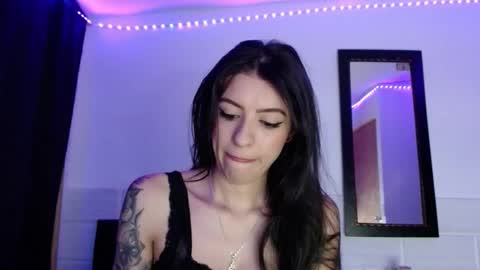 Snapshot of xx_johnson_xx chatting on March 2026 07:14:02 AM VALE online show from March 2026 07:14:02 AM