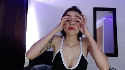 Snapshot of xx_johnson_xx chatting on March 2026 07:20:02 PM VALE online show from March 2026 07:20:02 PM