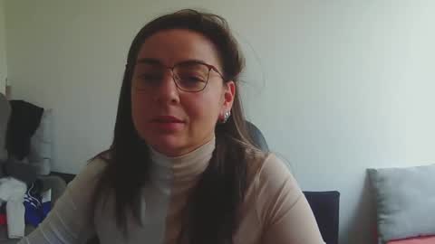 Snapshot of xxbeyotaxx chatting on October 2025 08:42:02 PM beyota online show from October 2025 08:42:02 PM