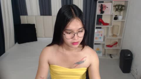 CHLOES ROOM online show from September 2025 09:23:02 AM