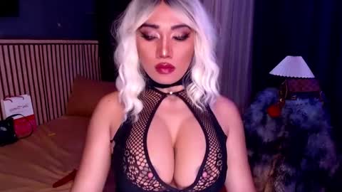 Snapshot of xxcinddyxx chatting on November 2025 06:19:02 PM cinddy online show from November 2025 06:19:02 PM