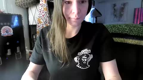 Snapshot of xxdana chatting on January 2025 10:39:01 PM Deezy online show from January 2025 10:39:01 PM