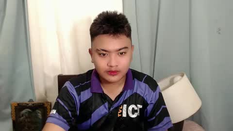 Snapshot of xxhotloyd_cummerx chatting on December 2024 05:00:01 AM Loyd online show from December 2024 05:00:01 AM