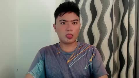 Snapshot of xxhotloyd_cummerx chatting on December 2024 10:37:02 AM Loyd online show from December 2024 10:37:02 AM