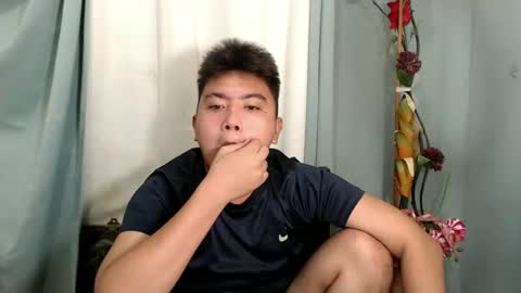 Snapshot of xxhotloyd_cummerx chatting on December 2024 05:13:01 PM Loyd online show from December 2024 05:13:01 PM