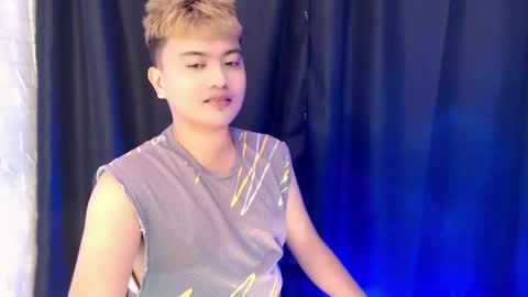 Snapshot of xxhotloyd_cummerx chatting on October 2025 02:43:02 PM Loyd online show from October 2025 02:43:02 PM