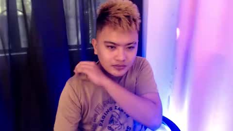 Snapshot of xxhotloyd_cummerx chatting on November 2025 02:10:01 AM Loyd online show from November 2025 02:10:01 AM