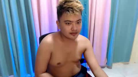 Snapshot of xxhotloyd_cummerx chatting on November 2025 07:33:02 AM Loyd online show from November 2025 07:33:02 AM