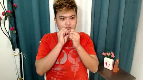 Snapshot of xxhotloyd_cummerx chatting on December 2025 04:22:01 PM Loyd online show from December 2025 04:22:01 PM