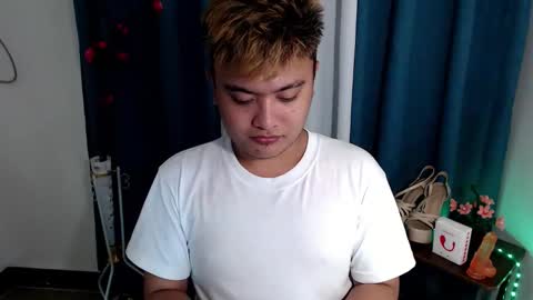 Snapshot of xxhotloyd_cummerx chatting on December 2025 06:58:02 PM Loyd online show from December 2025 06:58:02 PM