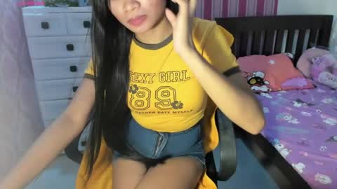Snapshot of xxkayjeanxx chatting on April 2026 12:01:01 PM Aya online show from April 2026 12:01:01 PM