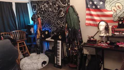 Lilith online show from December 2025 03:33:01 AM