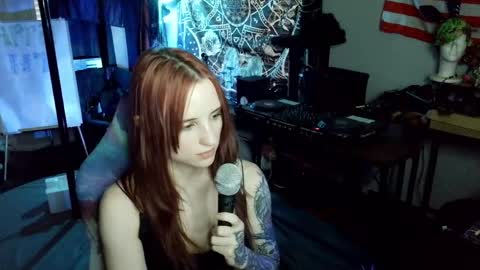 Snapshot of xxlilithmoonxx chatting on April 2026 01:44:01 AM Lilith online show from April 2026 01:44:01 AM