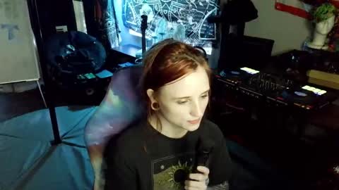 Snapshot of xxlilithmoonxx chatting on April 2026 01:18:02 AM Lilith online show from April 2026 01:18:02 AM