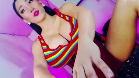 Snapshot of xxqueenjasminexx chatting on July 2026 10:32:02 AM Jasmine online show from July 2026 10:32:02 AM