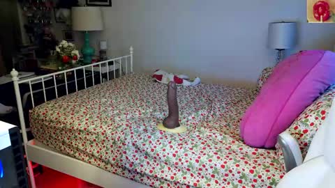 Strawberry Jane online show from May 2026 03:25:02 AM