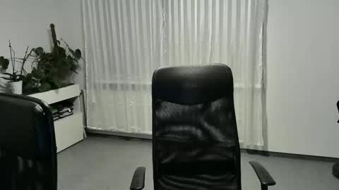 Eddi online show from October 2025 04:20:02 PM