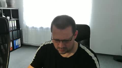 Eddi online show from December 2025 09:37:01 AM