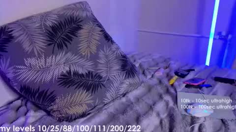 Snapshot of xxtina_ chatting on March 2026 01:40:02 PM kristina usually everyday here started GMT3 online show from March 2026 01:40:02 PM