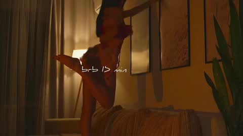 Snapshot of xxx_sunset chatting on November 2025 09:53:01 AM Molly online show from November 2025 09:53:01 AM