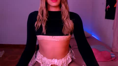 Snapshot of xxxanonymousloverxxx chatting on December 2024 06:05:02 AM Chiara online show from December 2024 06:05:02 AM