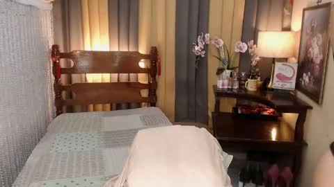 QUEENCY online show from May 2026 06:52:01 AM