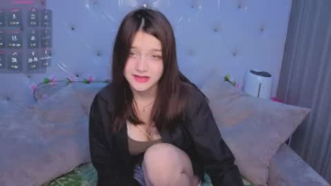 foxy online show from June 2026 06:22:02 PM
