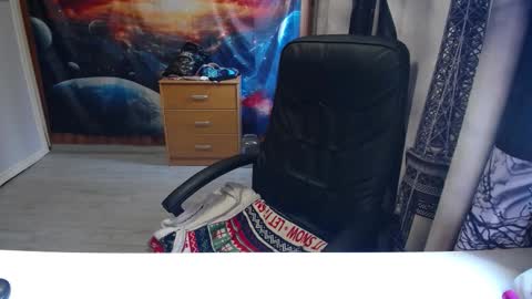 Snapshot of xxxnewlywedsxxx chatting on October 2025 10:04:01 AM Lana online show from October 2025 10:04:01 AM