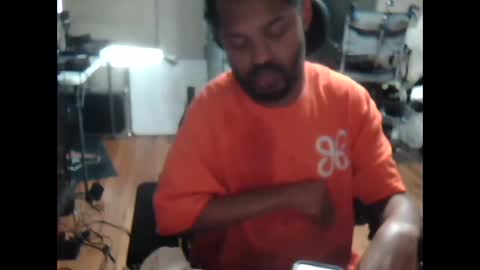 xxxonwheelz online show from September 2025 06:44:01 PM