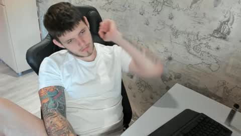 Snapshot of xxxrussel chatting on September 2025 01:44:02 PM xxxrussel online show from September 2025 01:44:02 PM