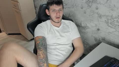 xxxrussel online show from September 2025 02:38:02 PM