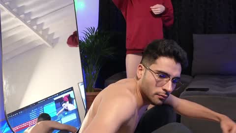 Snapshot of xxxvandersexxx chatting on December 2024 08:28:02 AM July and Fer online show from December 2024 08:28:02 AM
