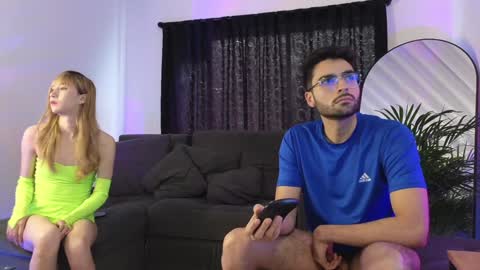 Snapshot of xxxvandersexxx chatting on February 2025 05:45:01 PM July and Fer online show from February 2025 05:45:01 PM
