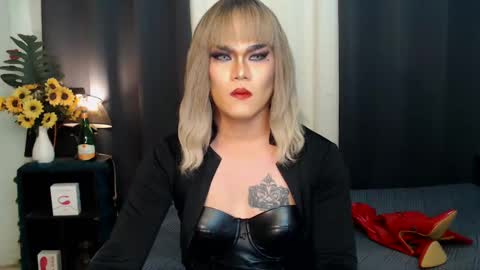 QueenMarina online show from December 2024 02:15:01 AM