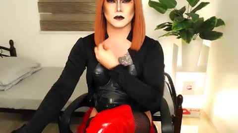 Snapshot of xyournightmarequeenx chatting on March 2026 09:54:01 PM QueenMarina online show from March 2026 09:54:01 PM