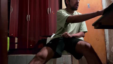 Snapshot of y0ungwithbrowndick chatting on January 2025 10:12:02 AM BROWN DICK online show from January 2025 10:12:02 AM